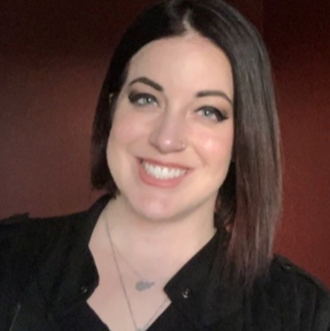 head shot of Amanda Benincasa-Arena